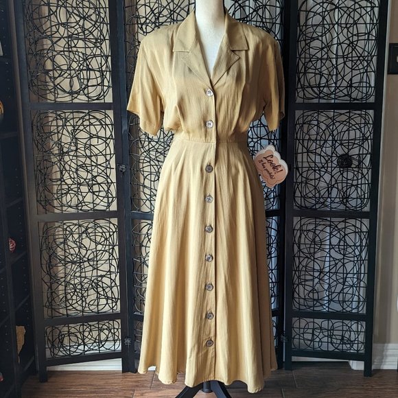 Anne Klein Dresses & Skirts - Vintage Anne Klein II womens 8 khaki button down 100% silk dress